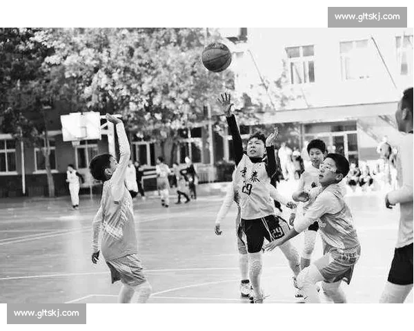 速度小子陈卓：百队杯 12 分 4 抢断显锋芒